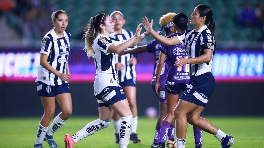 ¡Aplastante! Rayadas comienza el torneo goleando 7-0 a Mazatlán 