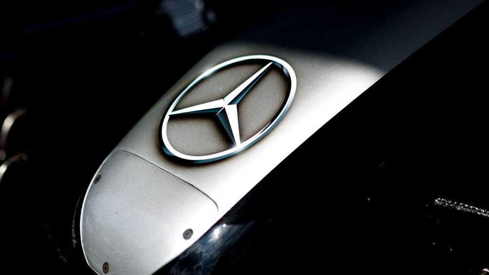 Mercedes se une a Adidas para la 2025