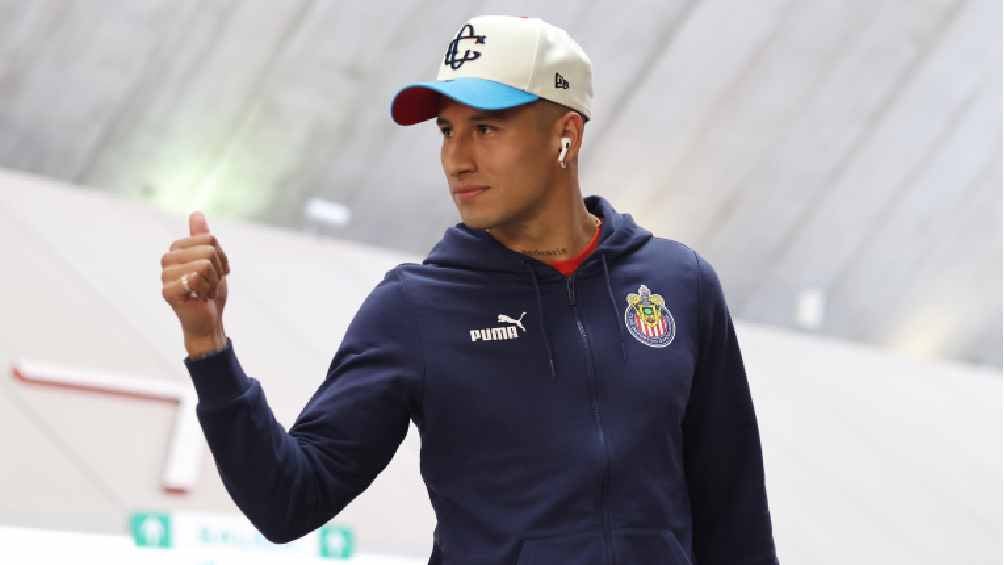 ¡Oficial! Carlos Cisneros deja Chivas y será refuerzo de León