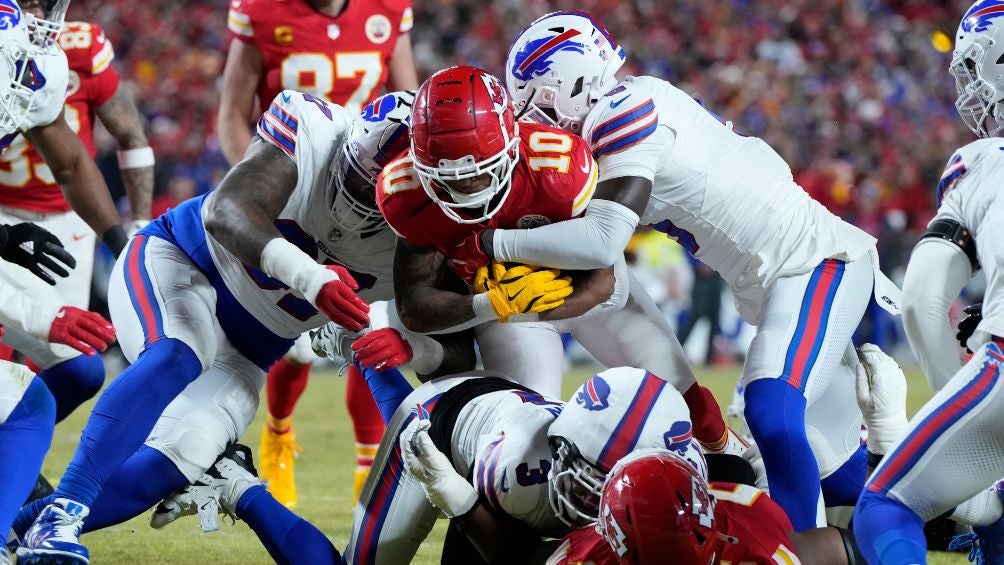 Kansas City y Bills en un partido con polémica arbitral