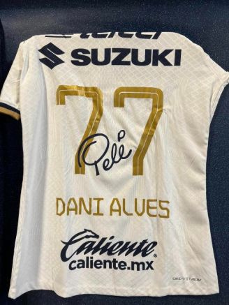 Playera de Dani Alves