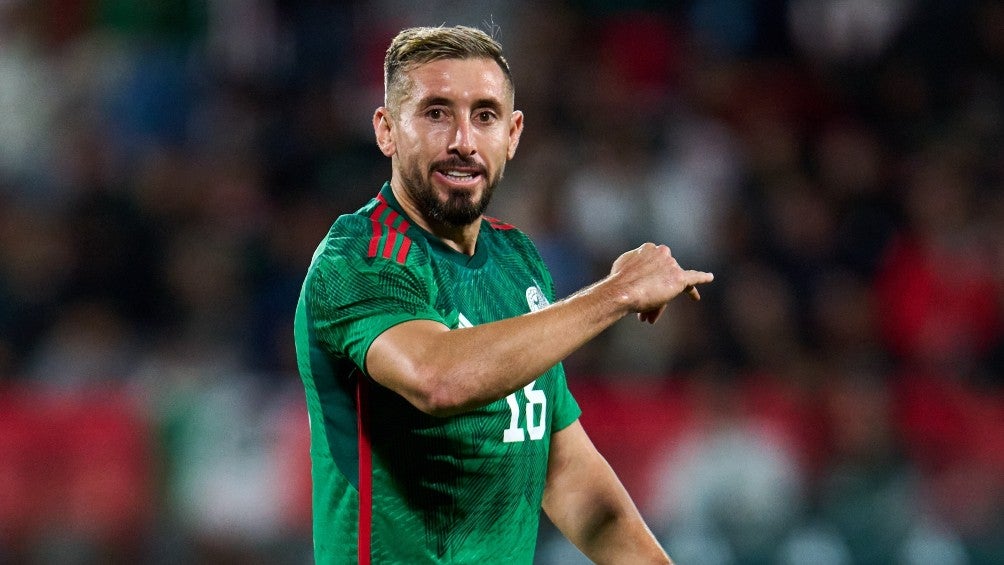 Héctor Herrera en partido con la Selección Mexicana