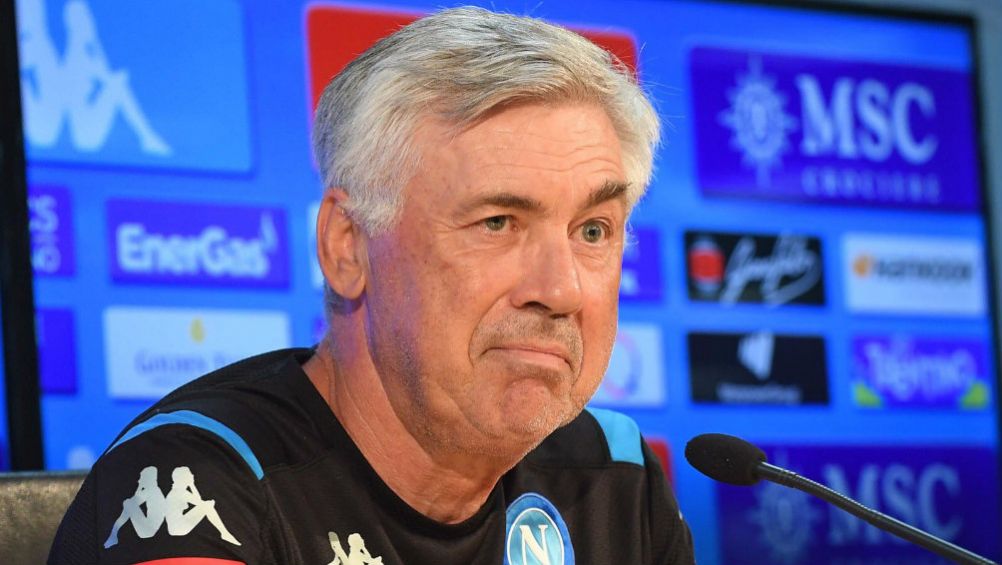 Carlo Ancelotti, entrenador de Napoli, en conferencia de prensa.