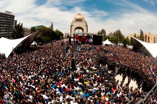 Juan Manuel Márquez y Manny Pacquiao abarrotaron las inmediaciones del Monumento a  la Revolución. FOTO: CÉSAR VICUÑA