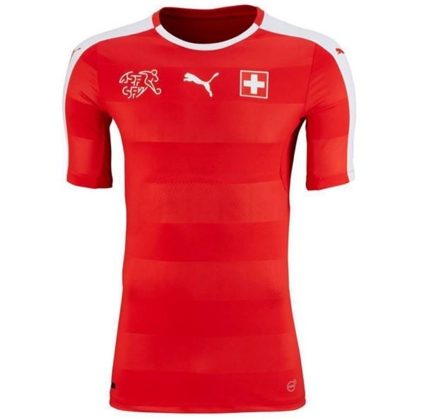 Suiza no presenta grandes cambios en su playera