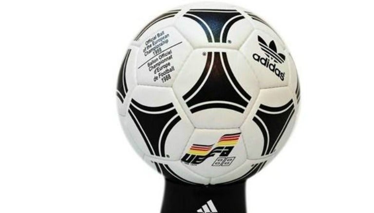 El balón de la Euro del 88 fue el 'Tango Europa'