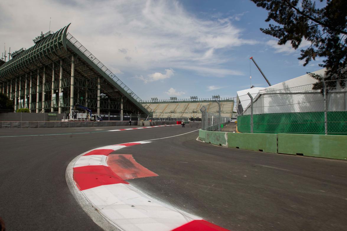 La curva de entrada a la zona de estadio está completamente lista