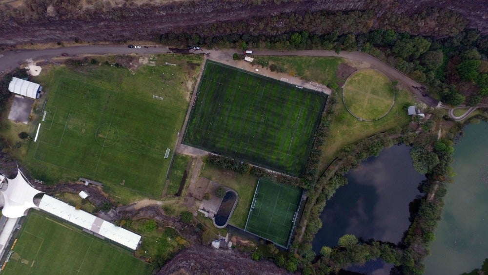 Desde el aire se puede ver los lagos que corresponden al área de conservación natural de la UNAM