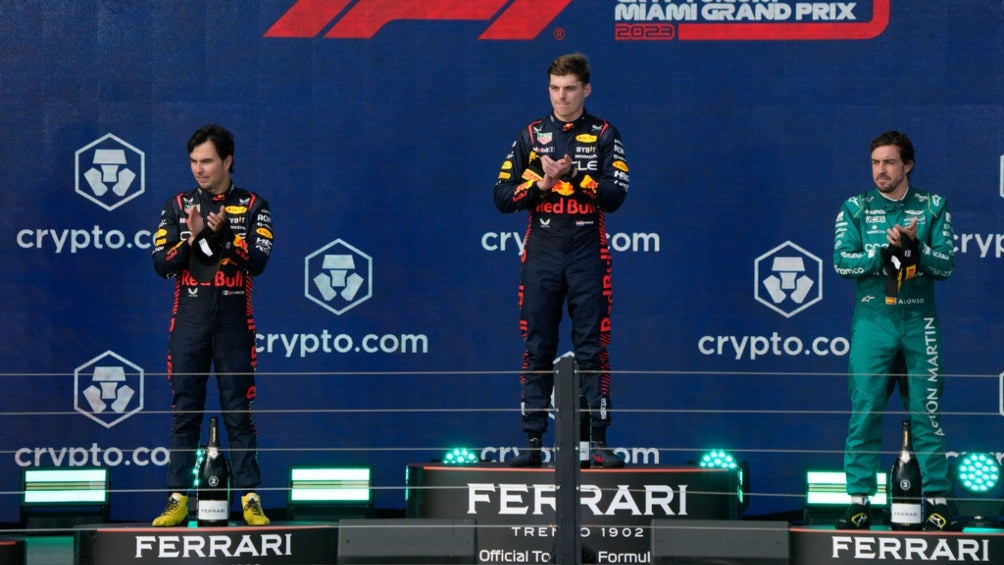 Pérez, Verstappen y Alonso en el podio