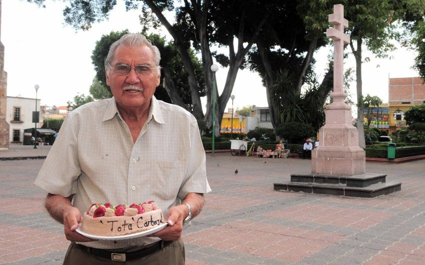 Tota Carbajal celebrando su cumpleaños con RÉCORD