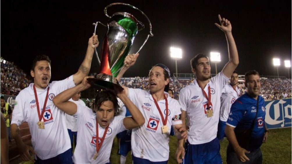 'Cata' celebra la Copa MX del 2013, primer título en 15 años para Cruz Azul