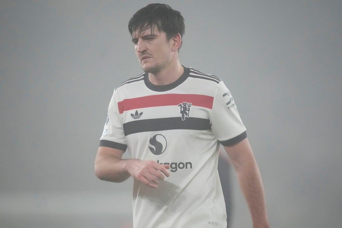 Maguire en partido con Manchester United en la Premier League