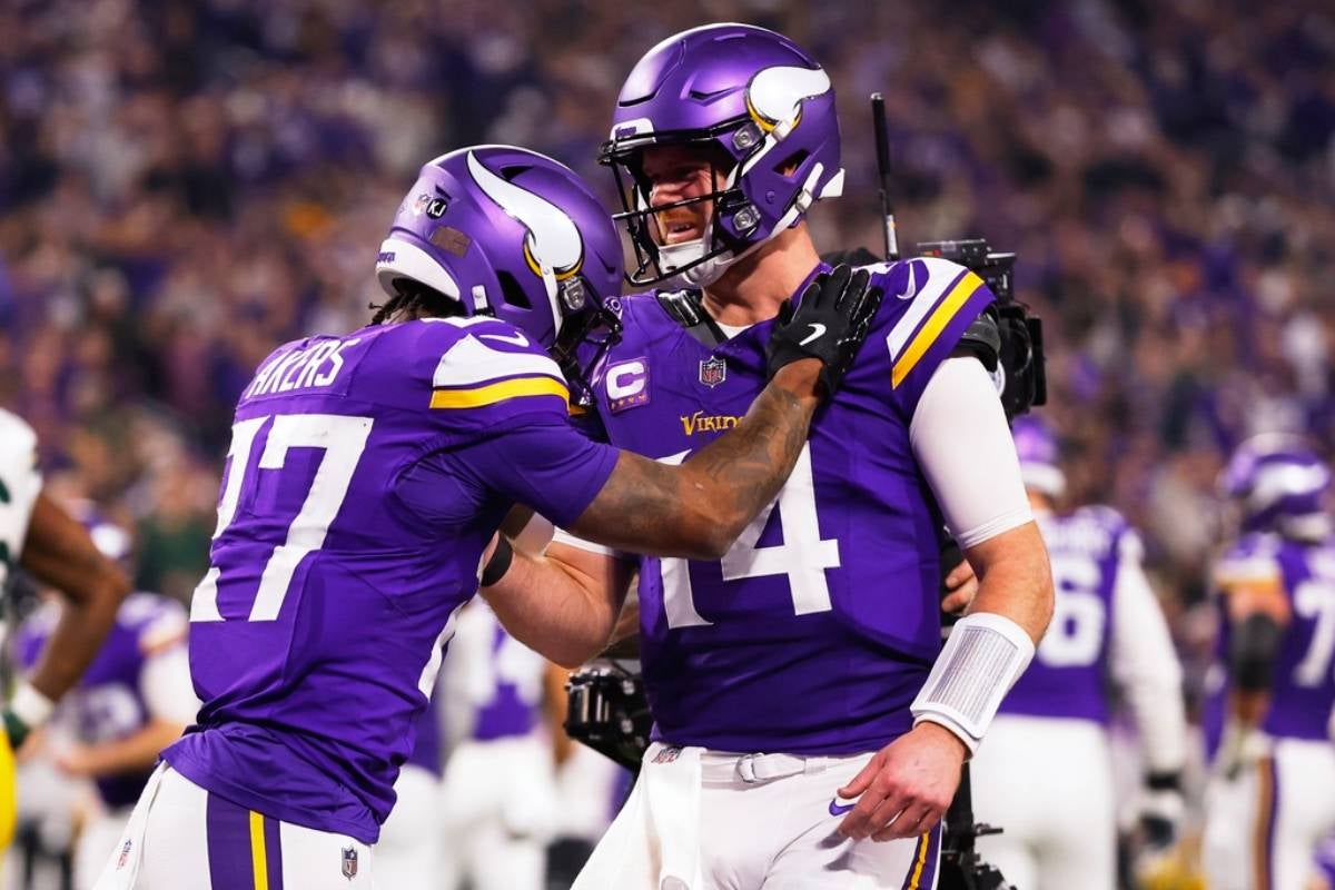 Sam Darnold en celebración con los Vikings