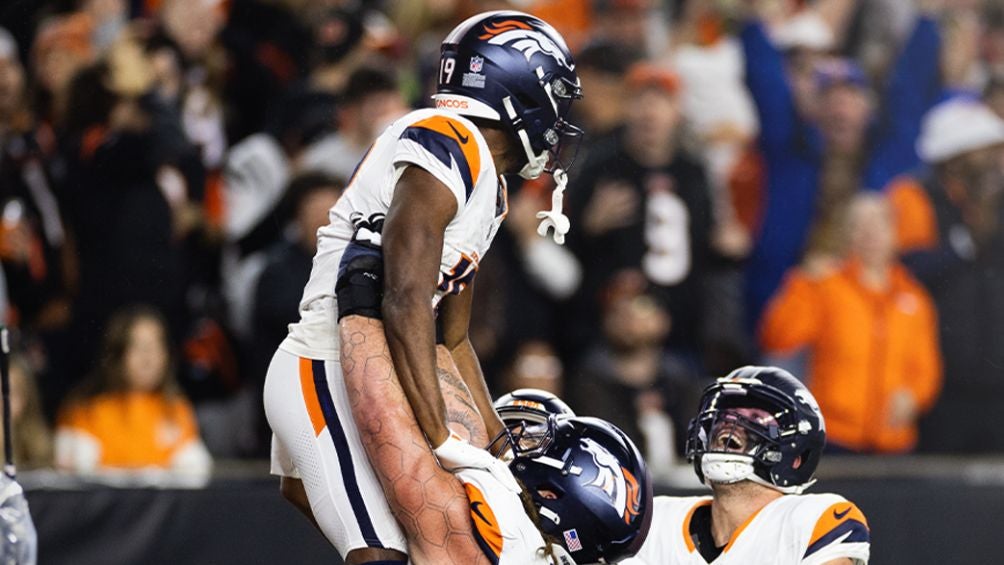 Denver celebra el empate tardío | TWITTER: @Broncos