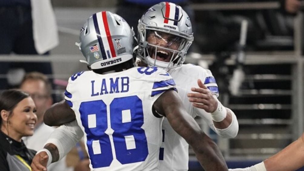 Lamb junto a Dak Presscott | AP