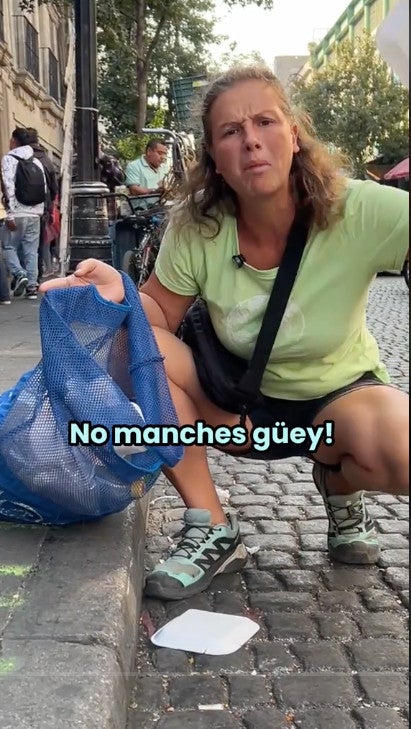 Un pequeño regaño nos dieron los extranjeros por tirar basura. / Redes Sociales