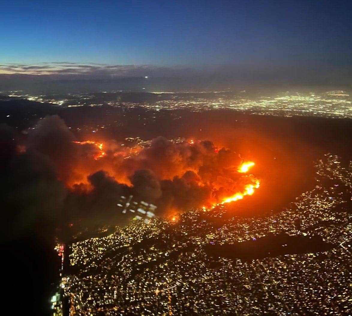 El fuego no ha sido controlado en su totalidad / Redes Sociales