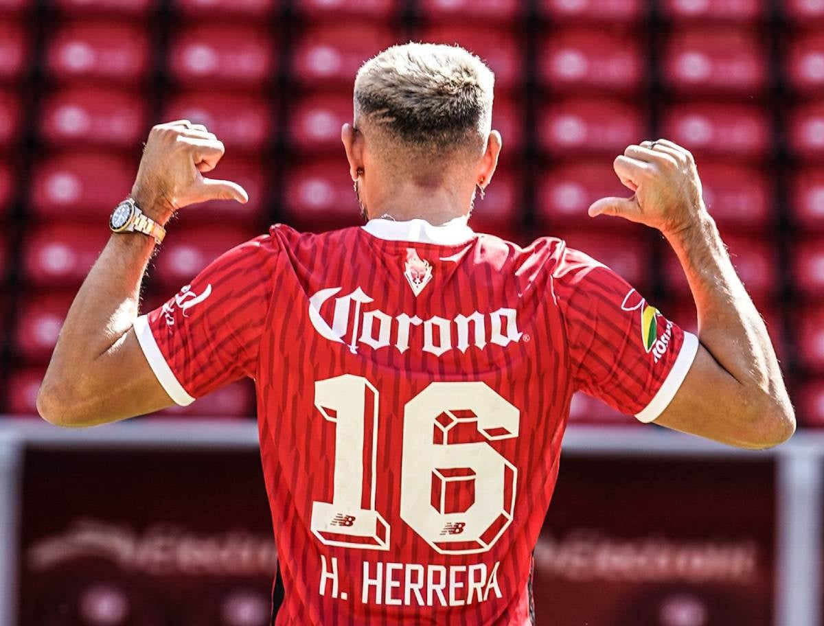 Héctor Herrera en su presentación con Toluca