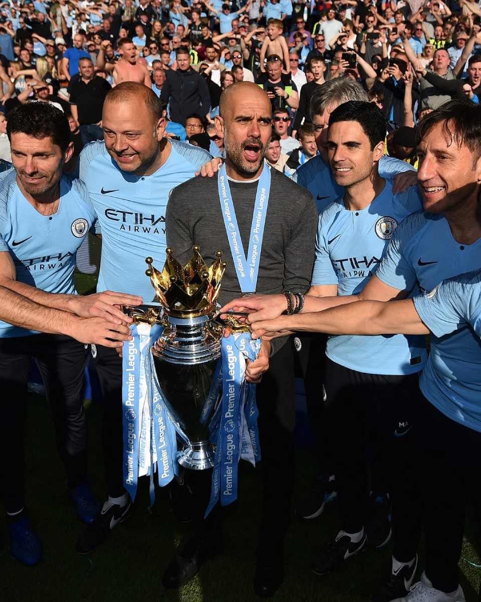 Pep Guardiola con Manchester City