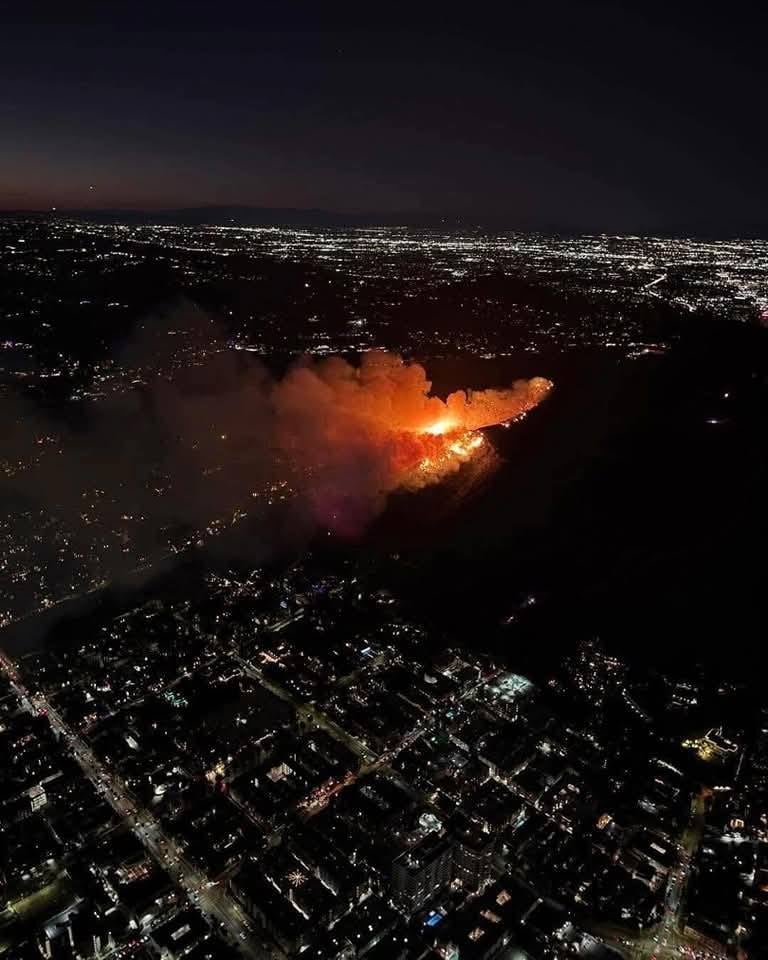 Los fuertes vientos tiran el cableado lo que origina los incendios / Redes Sociales