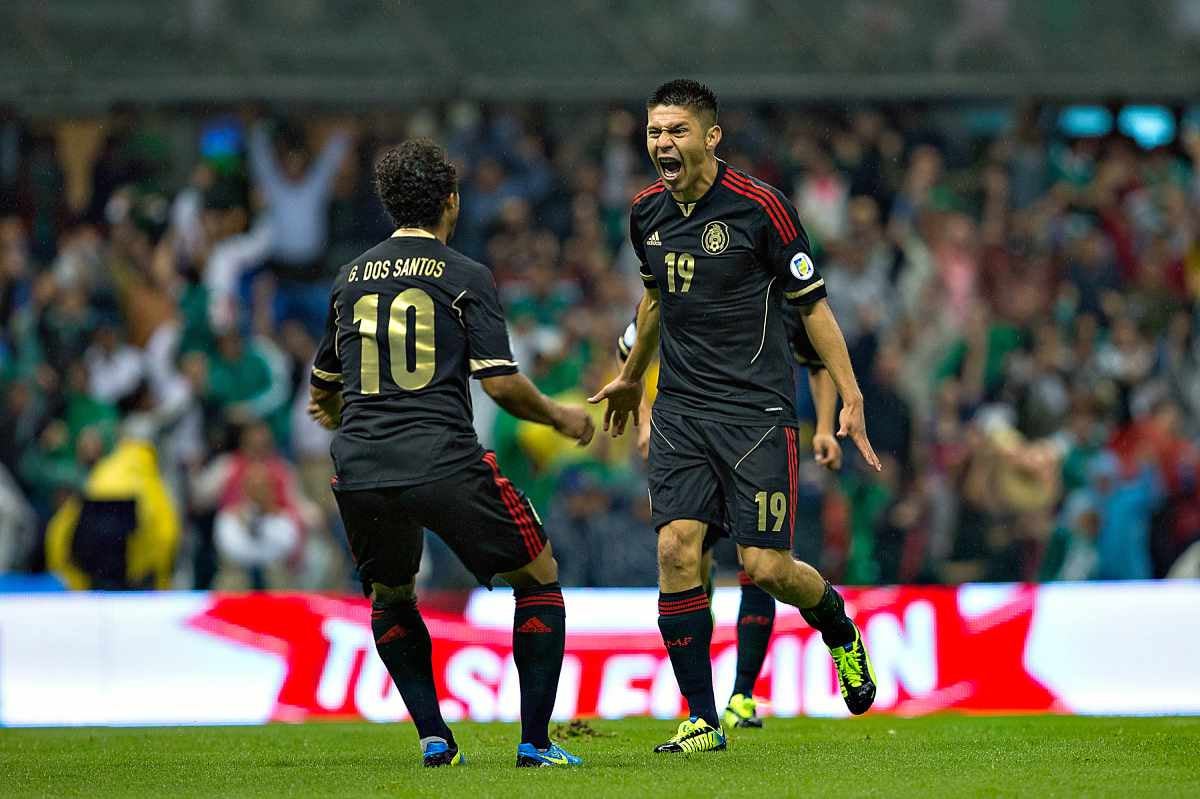 Giovani Dos Santos y Oribe Peralta con la Selección Mexicana en 2012