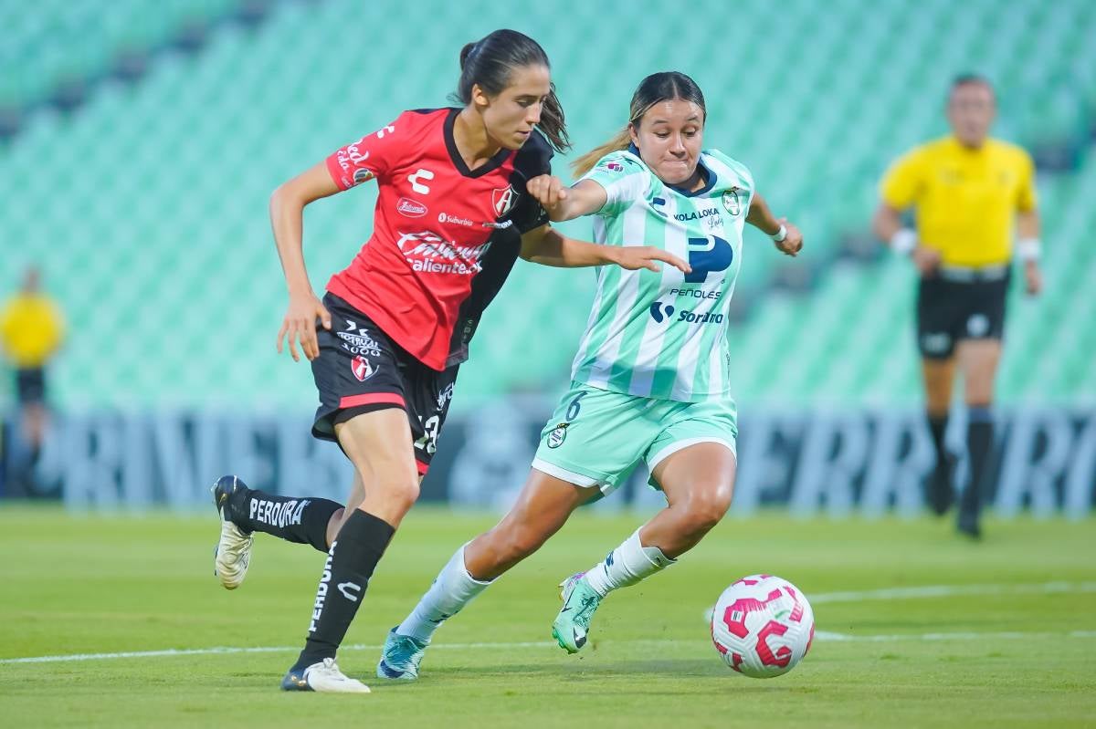 Atlas y Santos Femenil en partido del Apertura 2024