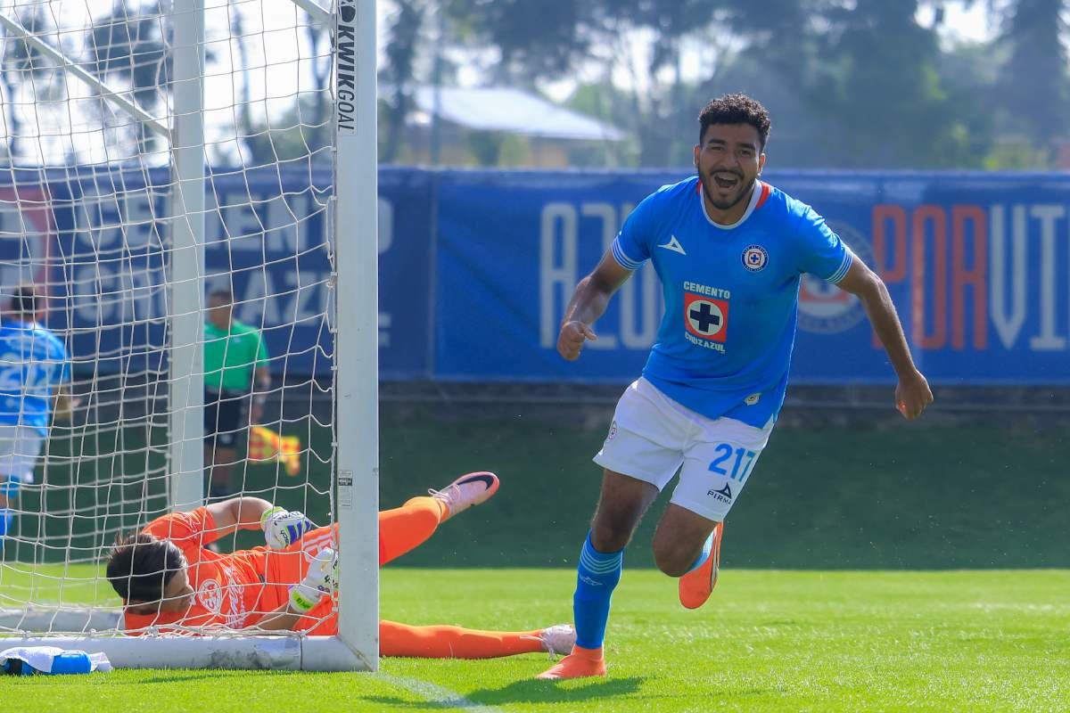 Samuel Espinosa, canterano de Cruz Azul