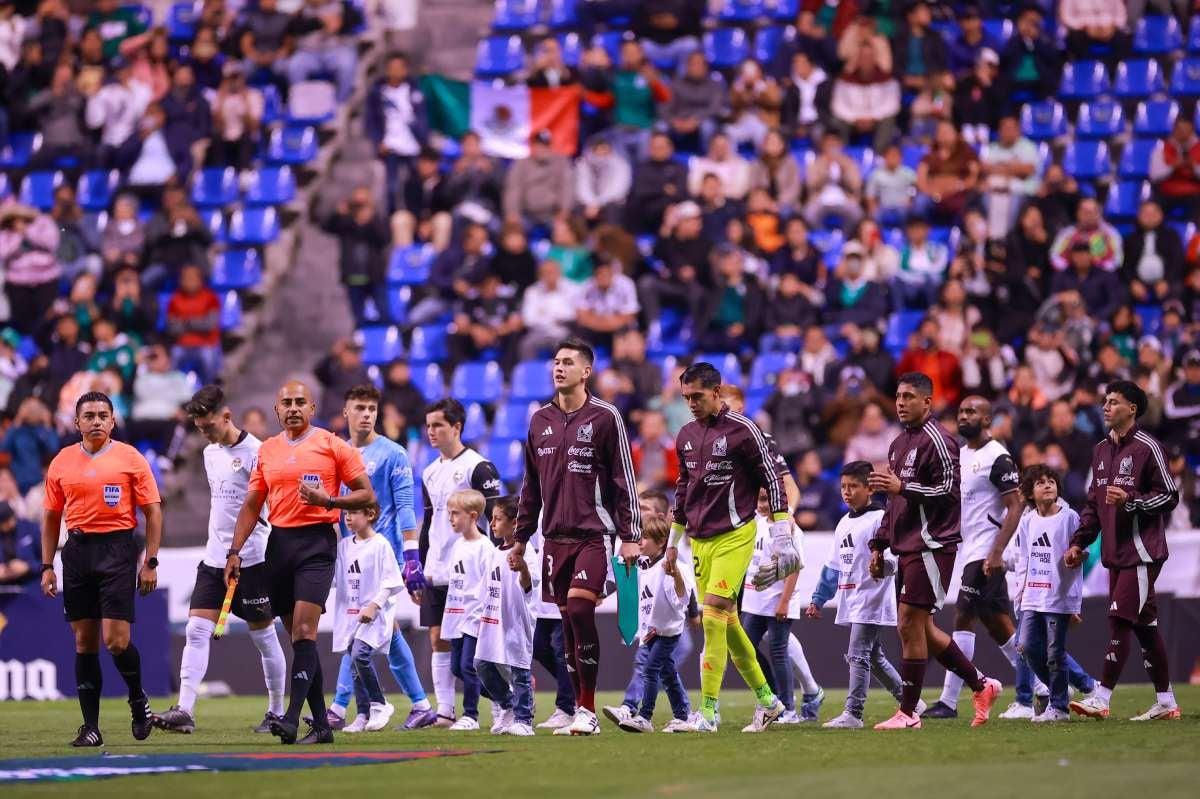 Selección Mexicana en amistoso contra Valencia