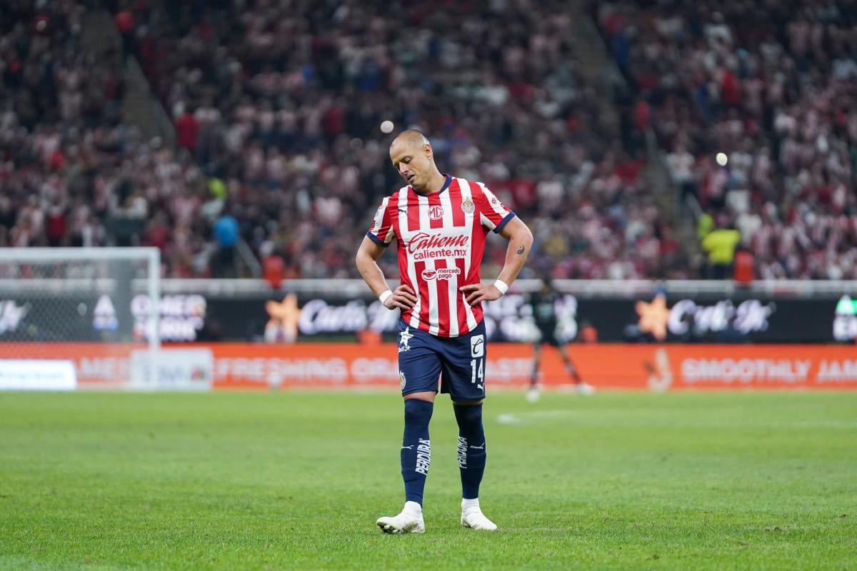 Jugadores de Chivas en lamento tras derrota