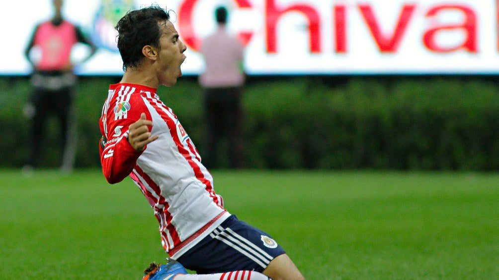 Omar Bravo celebra un gol con Chivas | IMAGO7