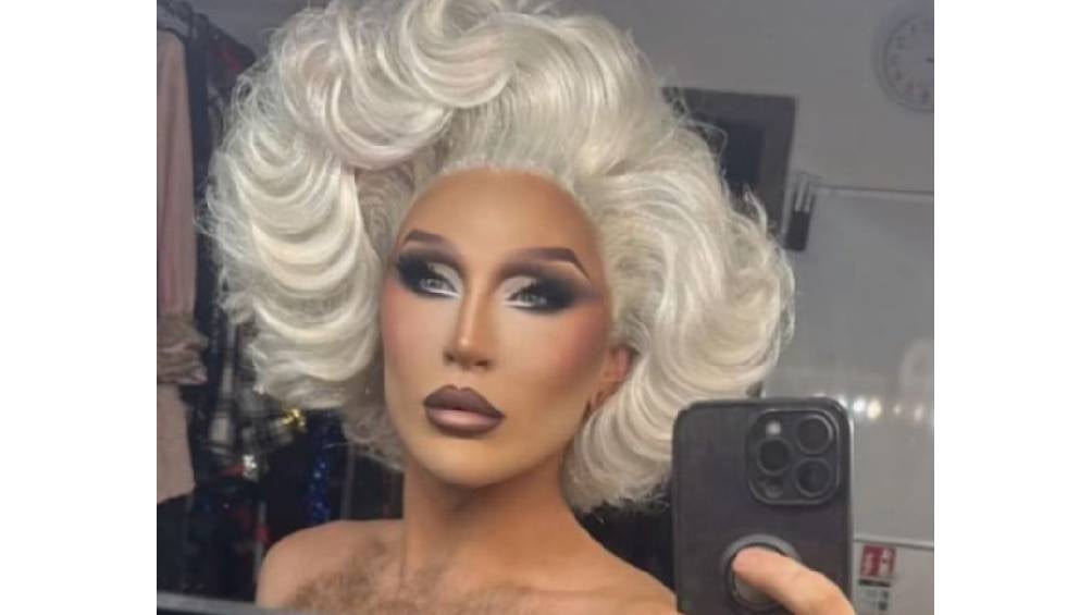  se convirtió en la primera embajadora de 'RuPaul's Drag Race' IG @thevivienne_