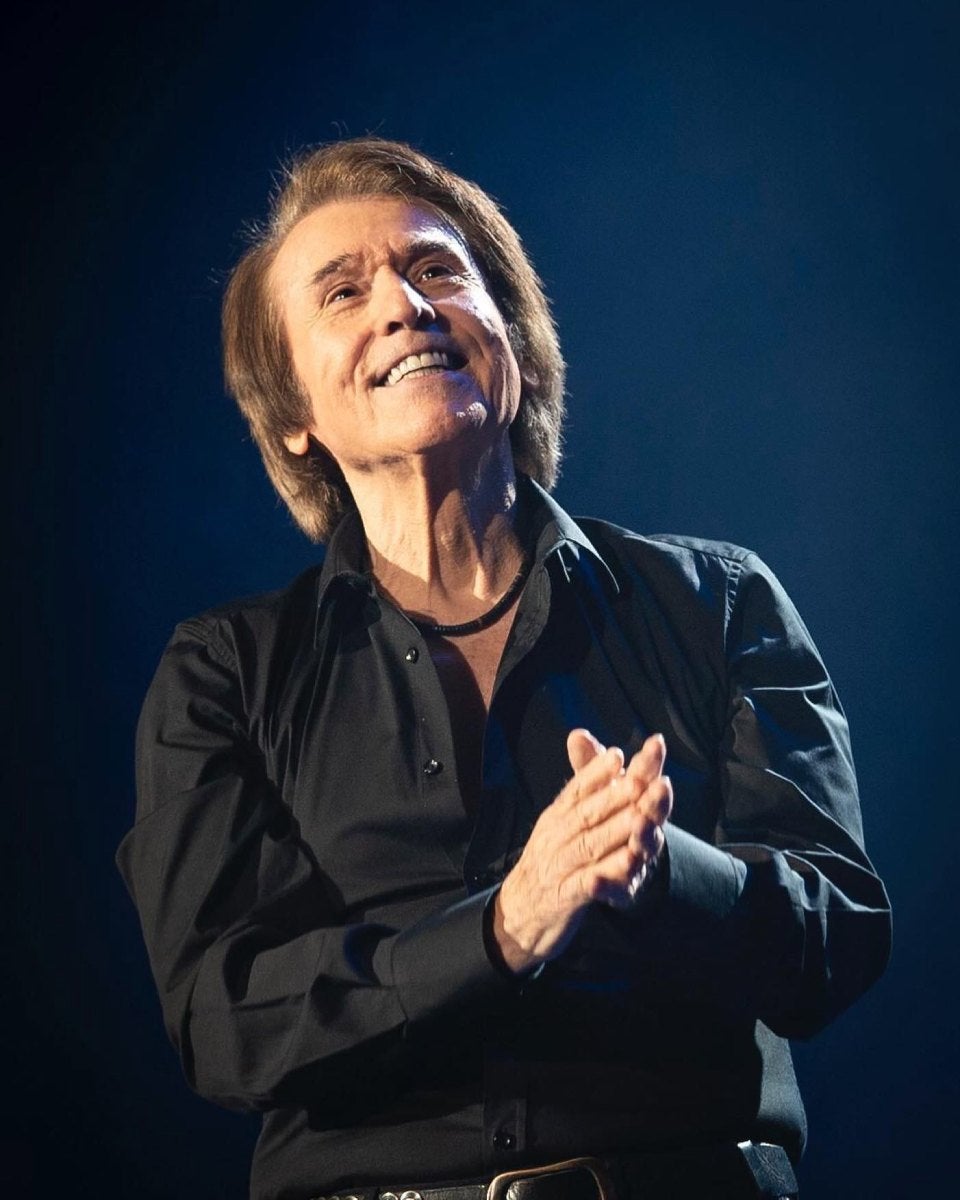 El Divo de Linares  fue diagnosticado con un linfoma cerebral primario / FB: @raphaelartista