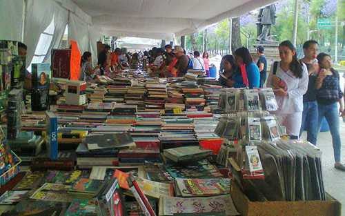 Tianguis de libros en la CDMX | ADN40