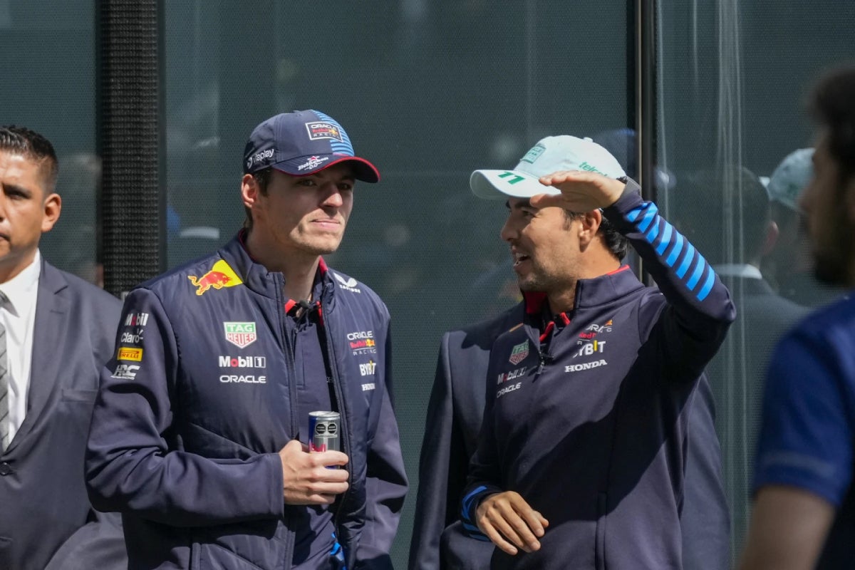 Verstappen y 'Checo' | AP