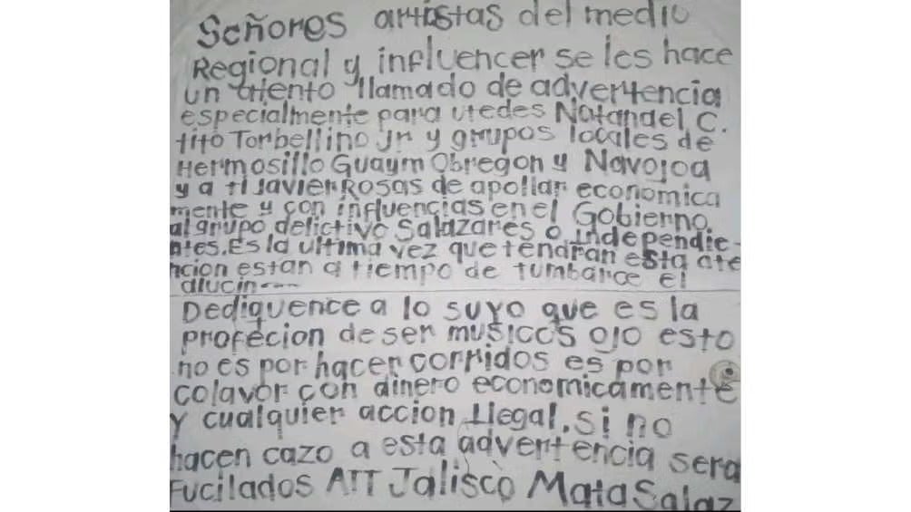 Narco-manta es dejada advirtiendo a cantantes de narco corridos de dedicarse a "lo suyo"