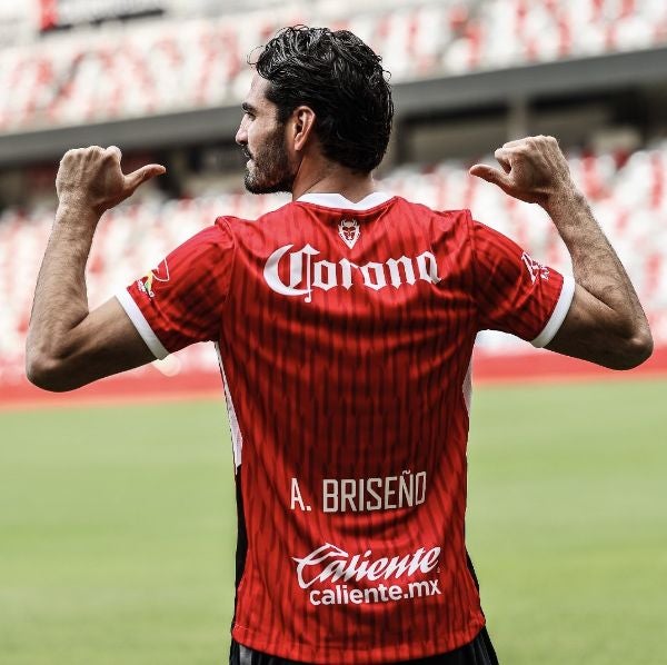 Briseño en su presentación con Toluca