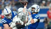 Minshew mantiene a los Colts aspirando a los Playoffs tras la victoria ante Raiders