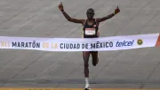 Edwin Kiptoo, de Kenia, gana el Maratón de la Ciudad de México 2024 