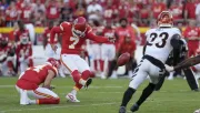 Los Chiefs 'sobreviven' otro partido al vencer a los Bengals de último segundo