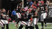 Falcons se queda con la victoria