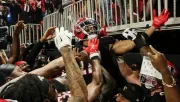 Falcons vienen de atrás y vencen a los Bucs