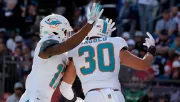 Dolphins vence 15-10 a Patriots en un partido plagado de penalizaciones 