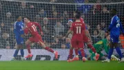 Liverpool supera a Leicester City y se encamina al título