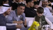 Fan evade seguridad en los Golden Soccer Awards para conseguir un autógrafo de CR7