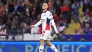 'Chicharito' Hernández recibe abucheos al entrar al Atlas vs Chivas