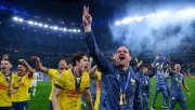 André Jardine festeja el Tricampeonato con América