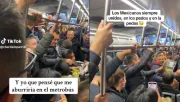 VIDEO: Usuarios del Metrobús comparten uvas para celebrar Año Nuevo en pleno viaje