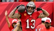 Mike Evans iguala el récord de Rice con 11 temporadas consecutivas de 1,000 yardas