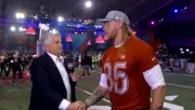 John Sutcliffe retó a George Kittle en la lucha libre