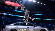 Mac McClung logra el primer tricampeonato de Clavadas de la NBA